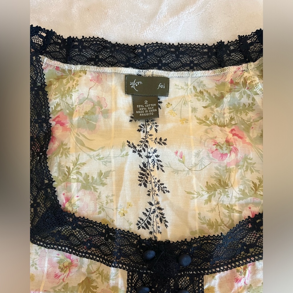 Anthropologie Fei Beautiful Pink and Black Lace Floral Blouse Shirt Size Small - Picture 5 of 7